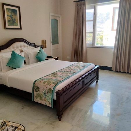 Boheda Manor - Luxury Retreat Hotell Udaipur Exteriör bild