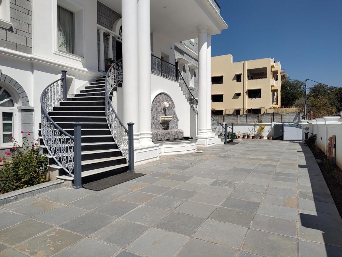 Boheda Manor - Luxury Retreat Hotell Udaipur Exteriör bild
